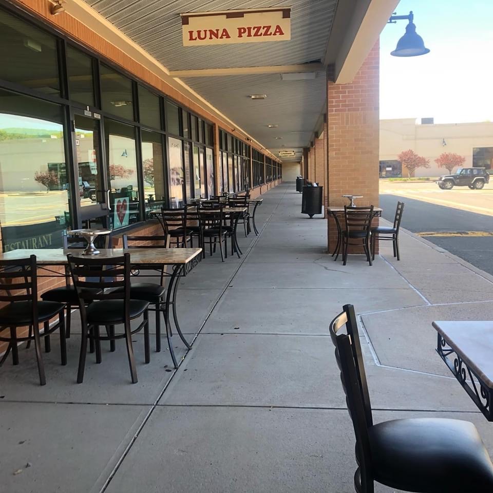 Lisas Luna Pizza | 530 Bushy Hill Rd, Simsbury, CT 06070 | Phone: (860) 651-1820