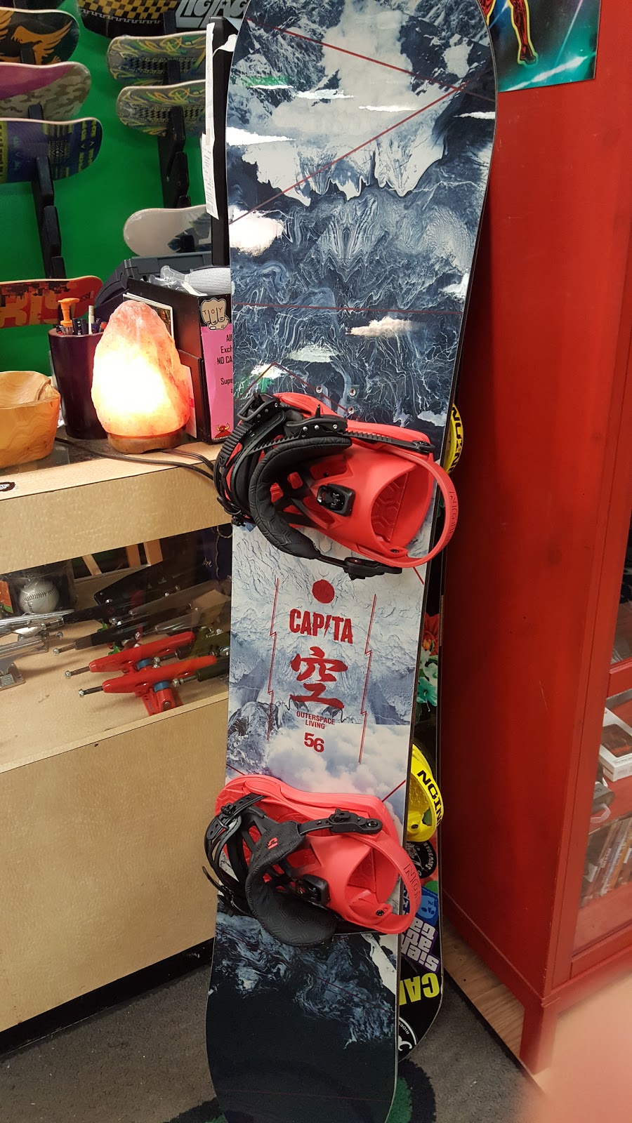 Out of Bounds Snowboards Inc | 2520 US-22 #1, Scotch Plains, NJ 07076 | Phone: (908) 232-4500