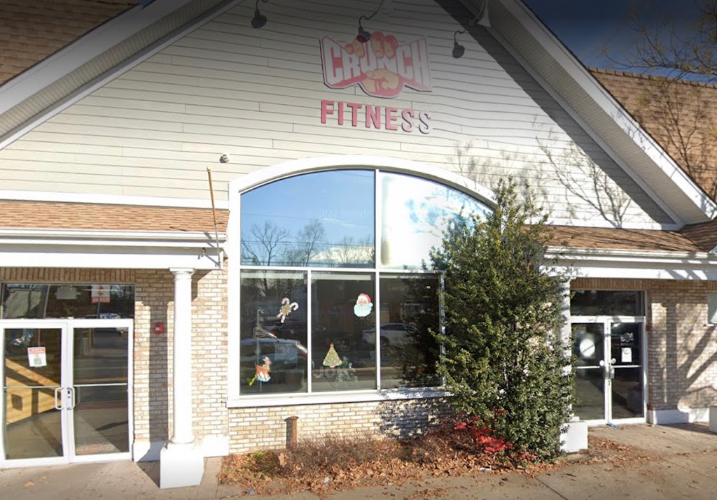 Crunch Fitness - Amityville | 104 Merrick Rd, Amityville, NY 11701 | Phone: (631) 608-9015