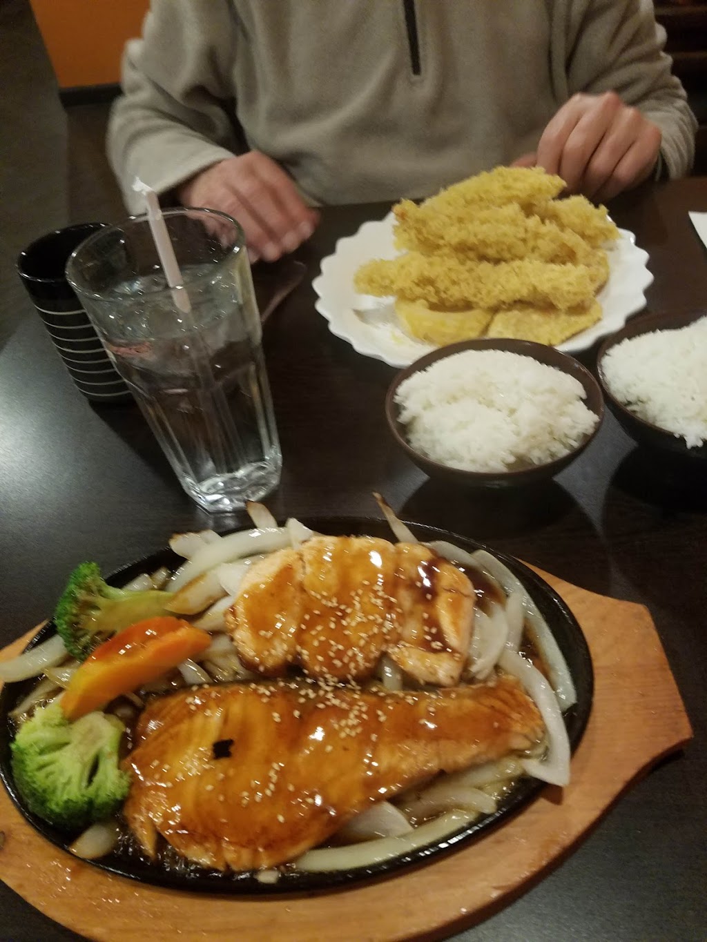 Sakana Sushi Asian Fusion Restaurant | 434 Town Center, New Britain, PA 18901 | Phone: (215) 345-1211
