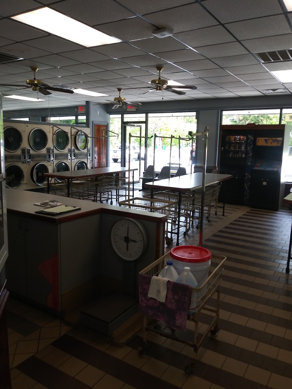 V & S Laundromat Inc | 292 Smithtown Blvd, Nesconset, NY 11767 | Phone: (631) 981-6640
