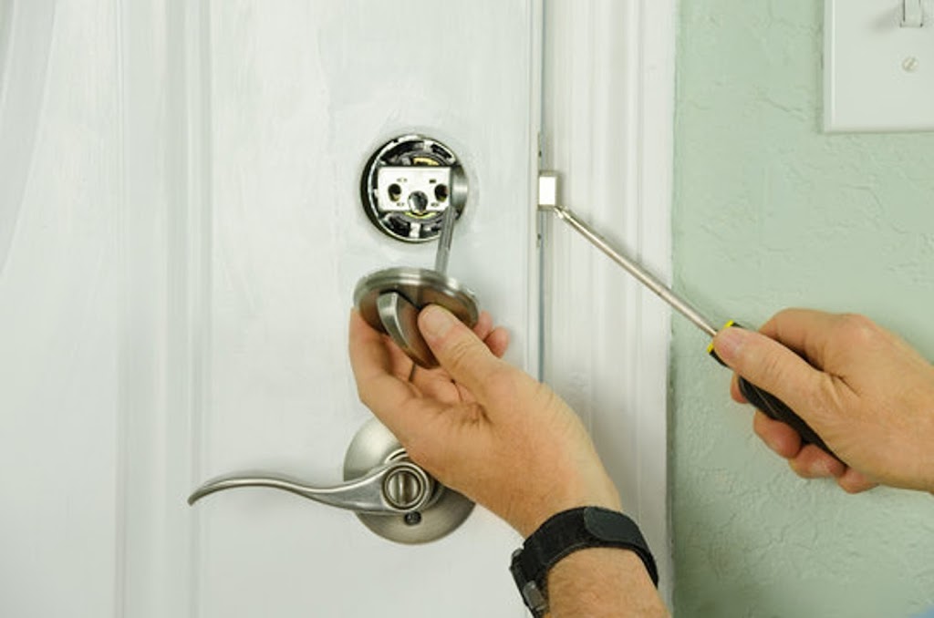 Karinas Lock & Door Service | 26 Franklin Turnpike, Waldwick, NJ 07463 | Phone: (201) 425-0502