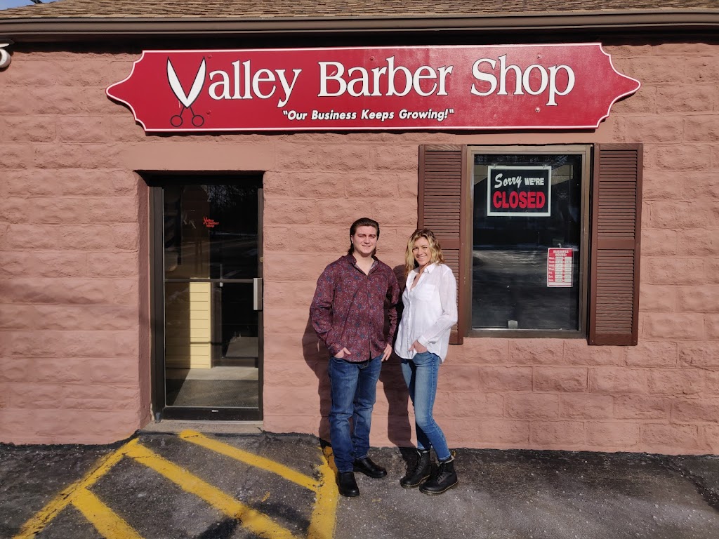 Valley Barber Shop | 2 Center St, Tariffville, CT 06081 | Phone: (860) 658-5689