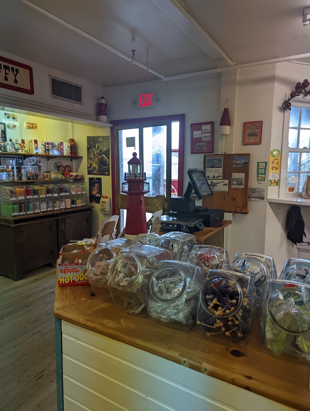 Candy Store At Schooners Wharf | 325 9th St, Beach Haven, NJ 08008 | Phone: (609) 492-2808