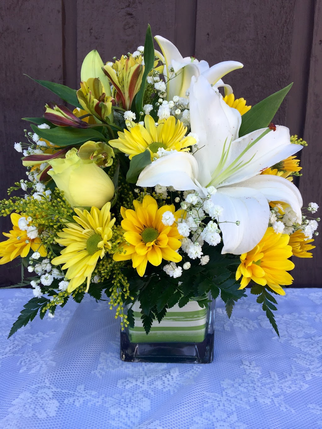 Langankes Florist and Greenhouses | 1055 Bridgeport Ave, Shelton, CT 06484 | Phone: (203) 929-4688