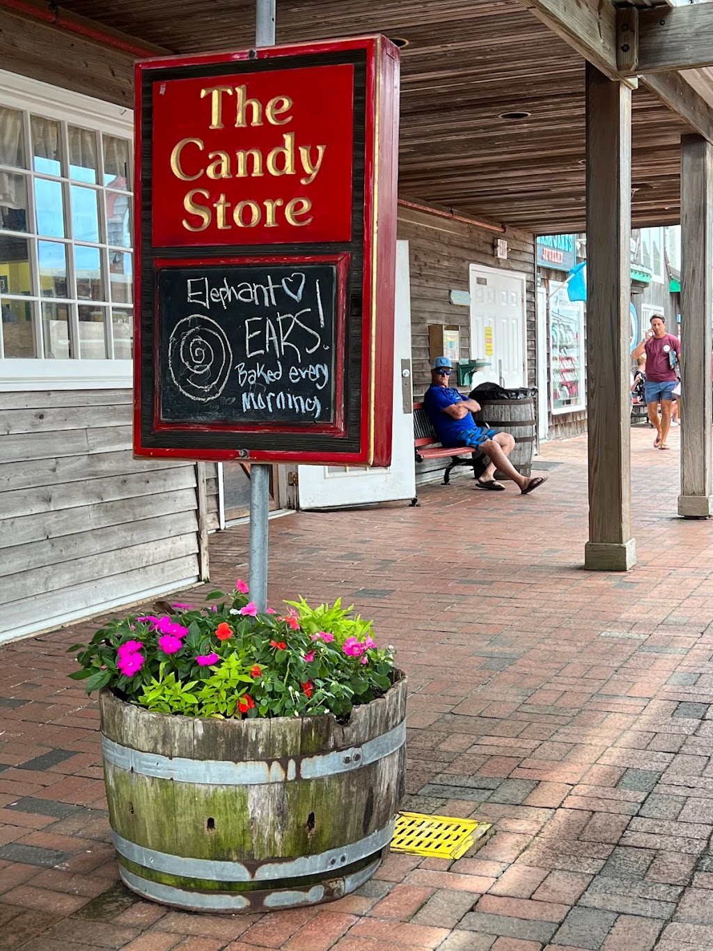 Candy Store At Schooners Wharf | 325 9th St, Beach Haven, NJ 08008 | Phone: (609) 492-2808