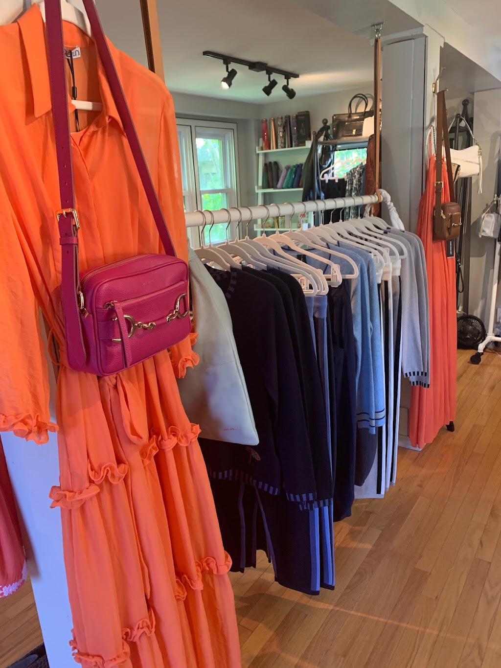 idPearl Boutique | 97 Tinker St, Woodstock, NY 12498 | Phone: (845) 684-5595