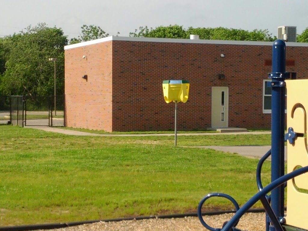 Blue-Point Avenue Elementary | 212 Blue Point Ave, Blue Point, NY 11715 | Phone: (631) 472-6100