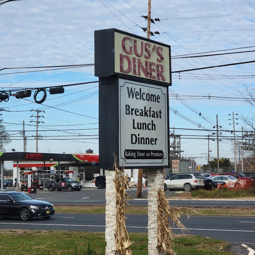 Guss Diner | 135 NJ-33, Manalapan Township, NJ 07726 | Phone: (732) 294-0006