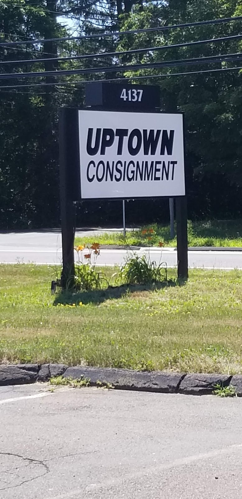 Uptown Consignment | 4137 Whitney Ave, Hamden, CT 06518 | Phone: (203) 780-8445