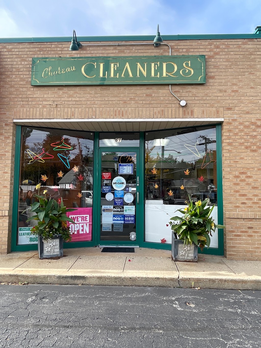 Chateau French Cleaners | 61 Berry Hill Rd #2624, Syosset, NY 11791 | Phone: (516) 364-3047