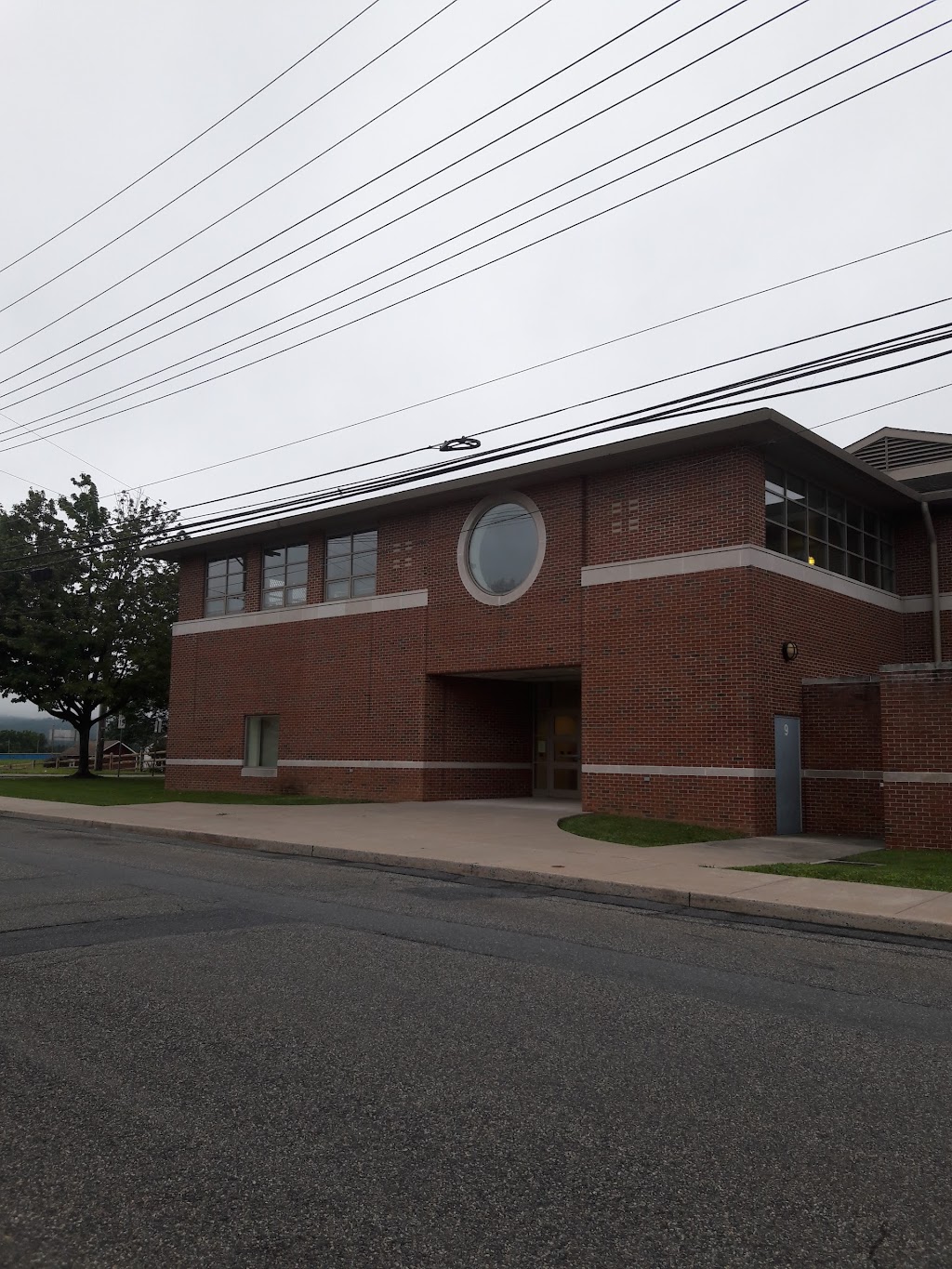 Avona Elementary School | 2317 Front St, Easton, PA 18042 | Phone: (484) 373-6250