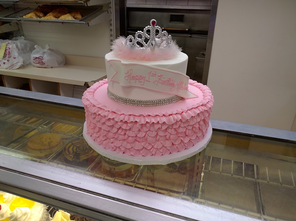 Davids Custom Cakes | 1237 Belmont Ave, North Haledon, NJ 07508 | Phone: (973) 427-4258