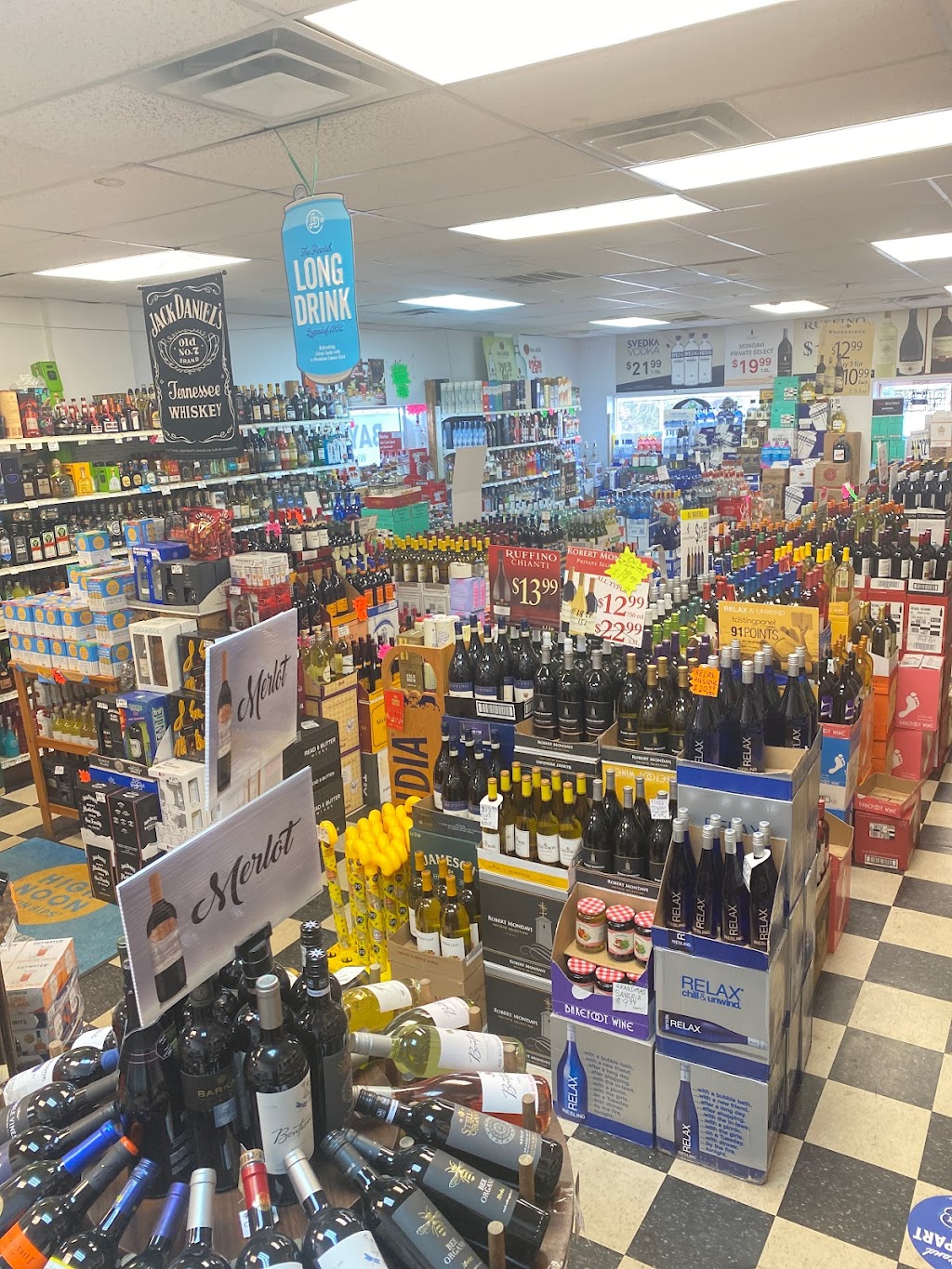 Bayport Wine & Liquor | 726 Montauk Hwy, Bayport, NY 11705 | Phone: (631) 472-6701