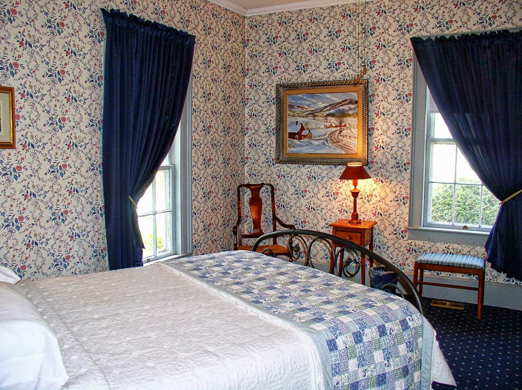 1870 Roebling Inn on the Delaware | 155 Scenic Dr, Lackawaxen, PA 18435 | Phone: (570) 685-7900