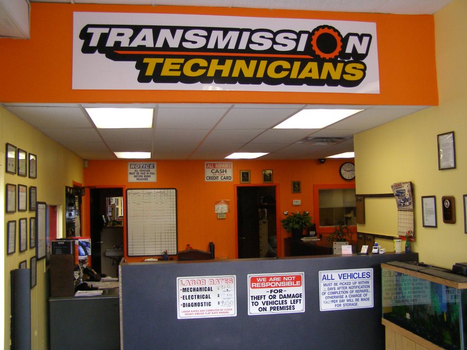 Transmission Technicians | 909 N Broadway, North Massapequa, NY 11758 | Phone: (516) 798-7600