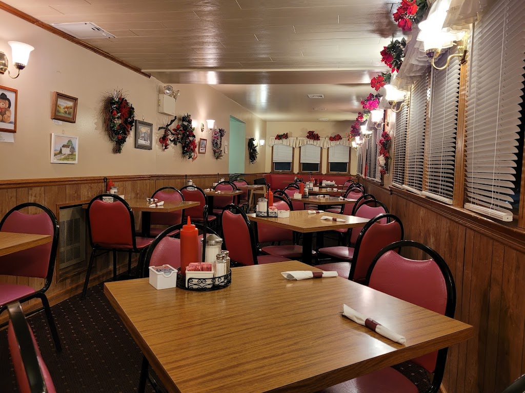 Strawberry Family Restaurant | 3771 Layfield Rd, Pennsburg, PA 18073 | Phone: (215) 679-7701