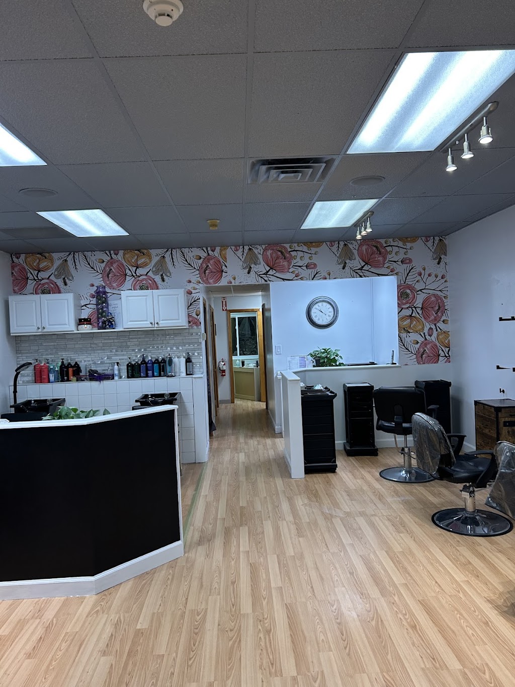 Fuss Hair Bar | 1315 US-9 9 suite 202, Wappingers Falls, NY 12590 | Phone: (845) 218-9111