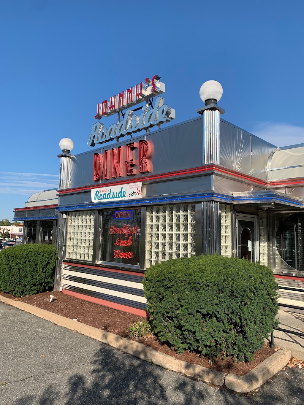 Johnnys Roadside Diner | 458 Russell St, Hadley, MA 01035 | Phone: (413) 256-8000