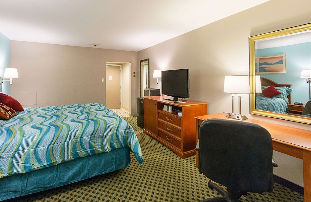 Rodeway Inn Milford - I-84 | 240 US-6, Milford, PA 18337 | Phone: (570) 296-9444