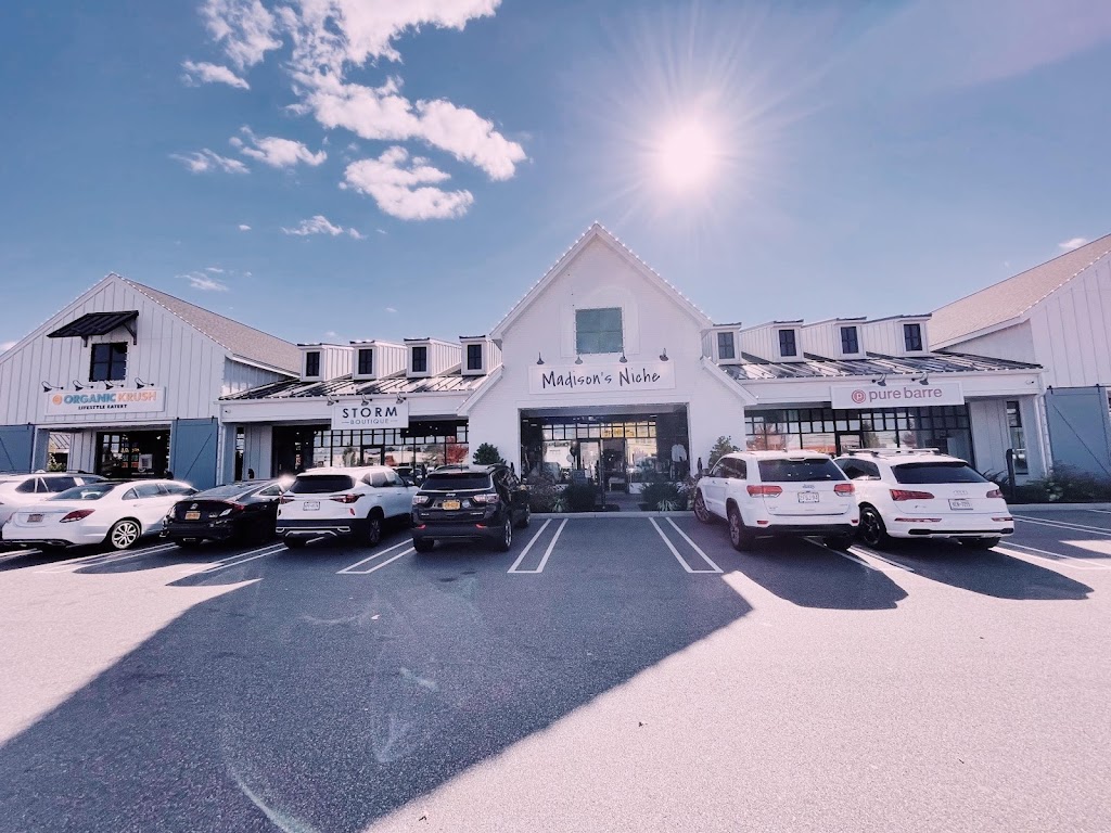 Madisons Niche (Plainview) | 1491 Old Country Rd, Plainview, NY 11803 | Phone: (516) 690-8260