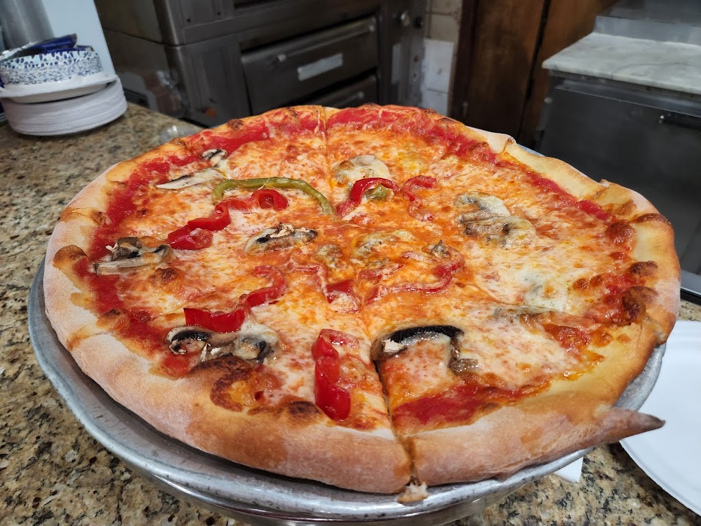Angelos Pizza | 108 South St #8060, Danbury, CT 06810 | Phone: (203) 743-3122
