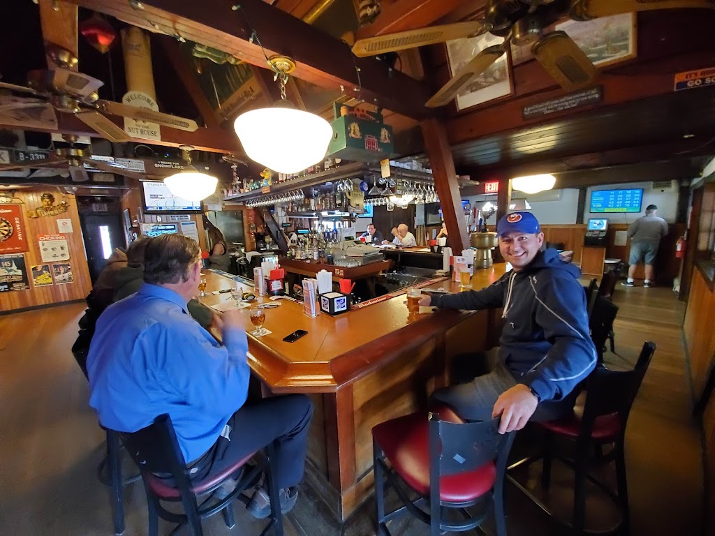 The Bays Bar & Grill | 214 W Montauk Hwy, Hampton Bays, NY 11946 | Phone: (631) 594-5753