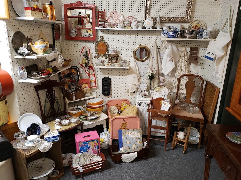 The Brownsville Antique Centre | 1918 Brownsville Rd, Feasterville-Trevose, PA 19053 | Phone: (215) 364-8846