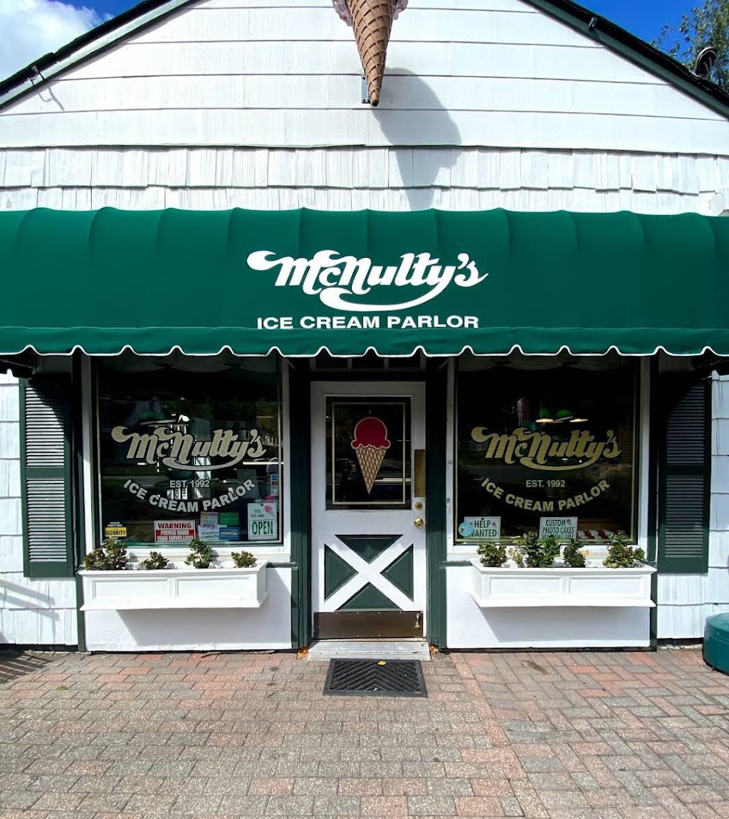 McNultys Ice Cream Parlor | 153 N Country Rd, Miller Place, NY 11764 | Phone: (631) 474-3543