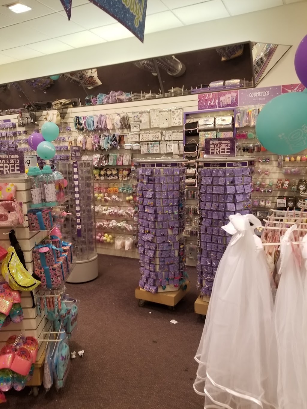 Claires | 1398 Willowbrook Mall, Wayne, NJ 07470 | Phone: (973) 256-0321