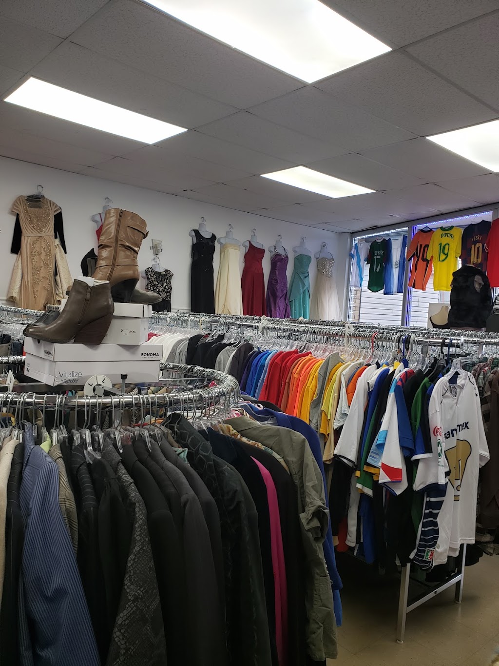 Atrevete Thrift Store Inc | 126 W Suffolk Ave, Central Islip, NY 11722 | Phone: (631) 203-4359