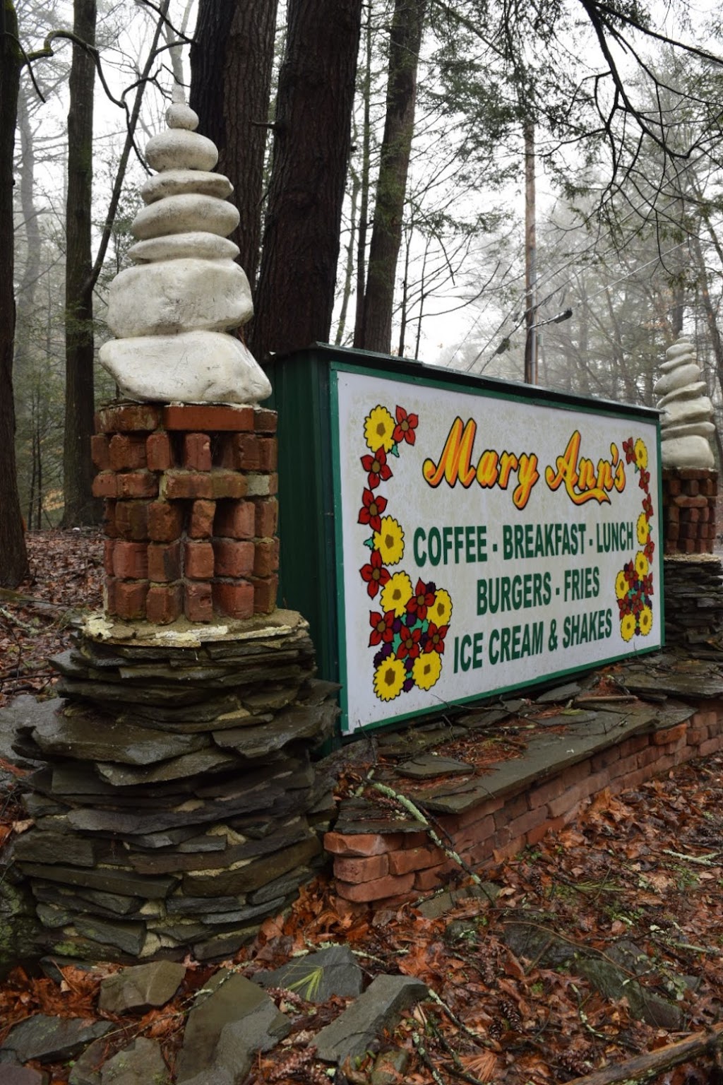 Mary Annes Dairy Bar | 2609 Paradise Trail, Analomink, PA 18320 | Phone: (570) 753-2479