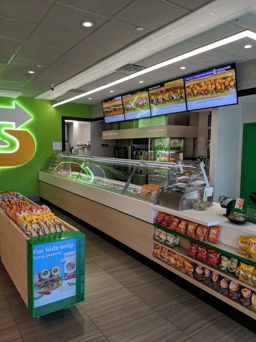 Subway | 6313 18th Ave, Brooklyn, NY 11204 | Phone: (718) 232-1294