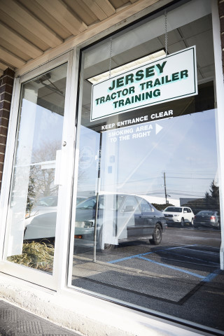 Jersey Tractor Trailer Training | 1275 Valley Brook Ave, Lyndhurst, NJ 07071 | Phone: (201) 460-0875