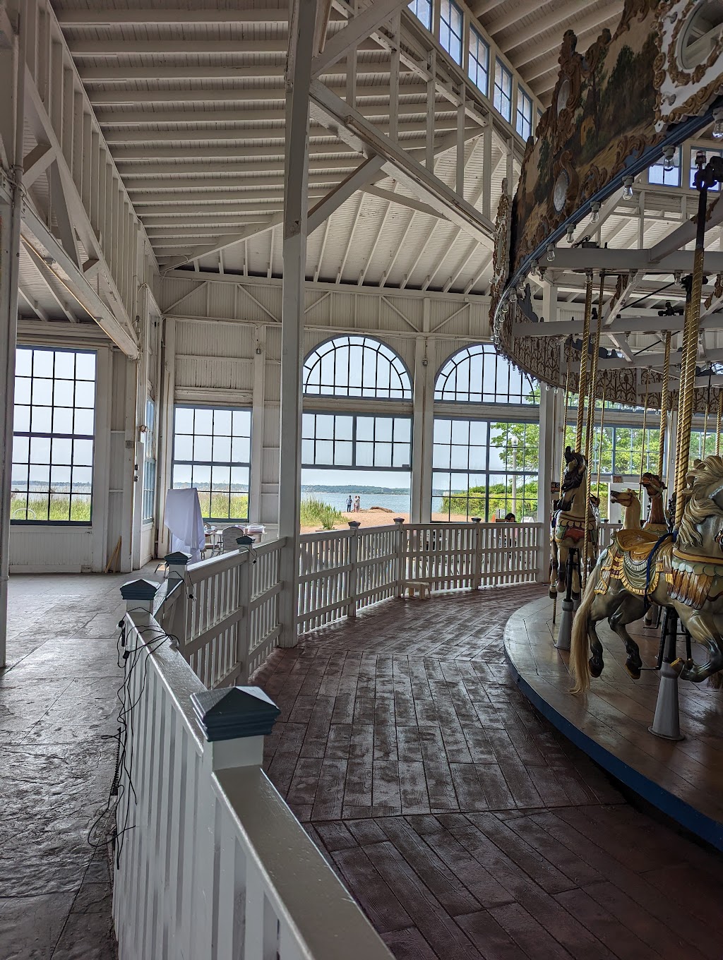 Lighthouse Point Park Carousel | 040 0845 00100, New Haven, CT 06512 | Phone: (203) 946-8027