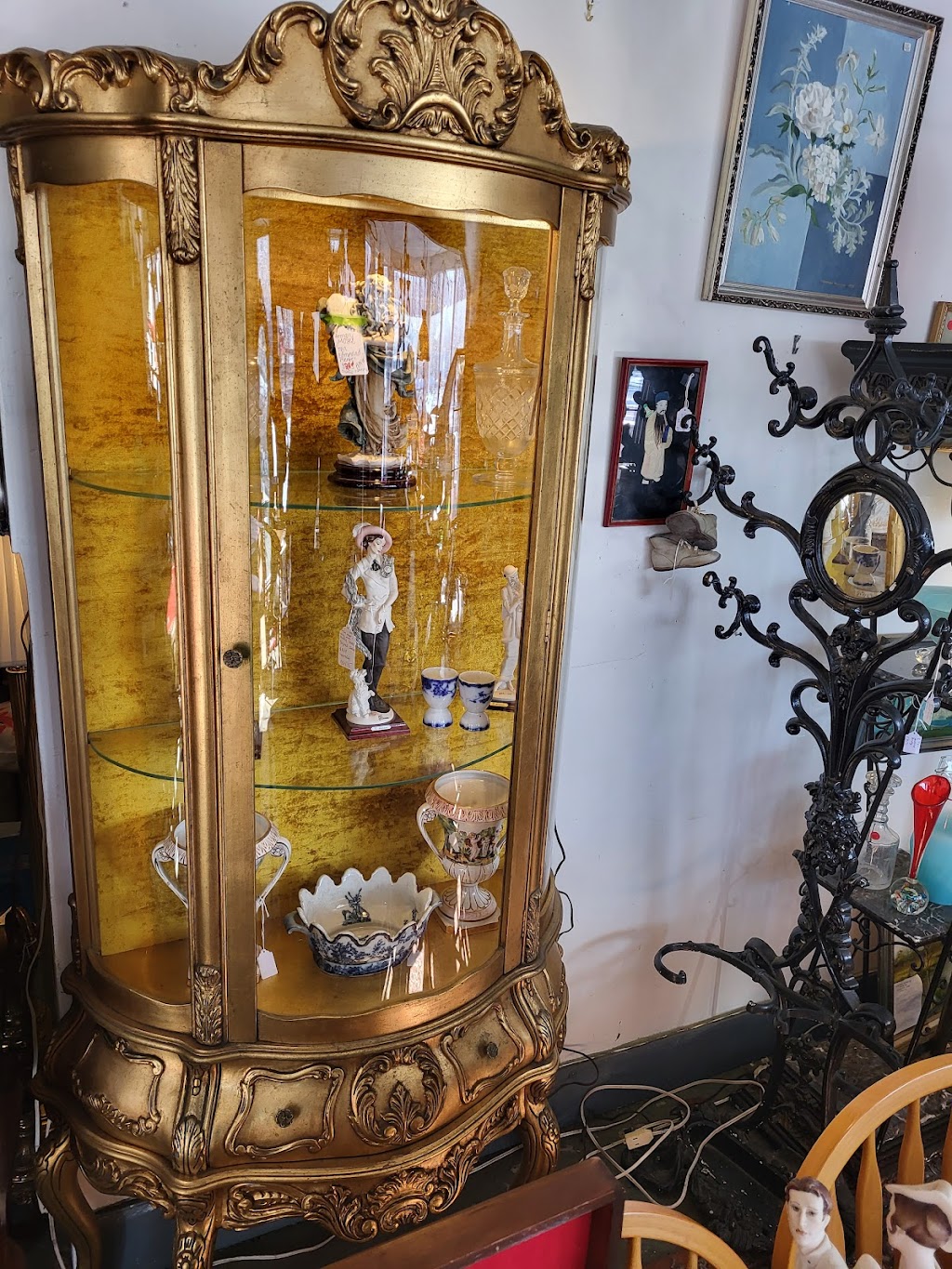 Rose Hill Antiques | 5066 US-209, Accord, NY 12404 | Phone: (845) 594-5752