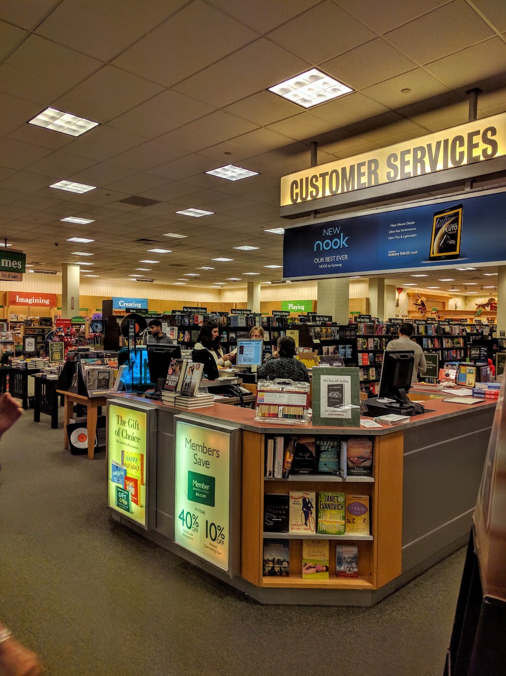 Barnes & Noble | Enfield Commons, 25 Hazard Ave, Enfield, CT 06082 | Phone: (860) 745-7315