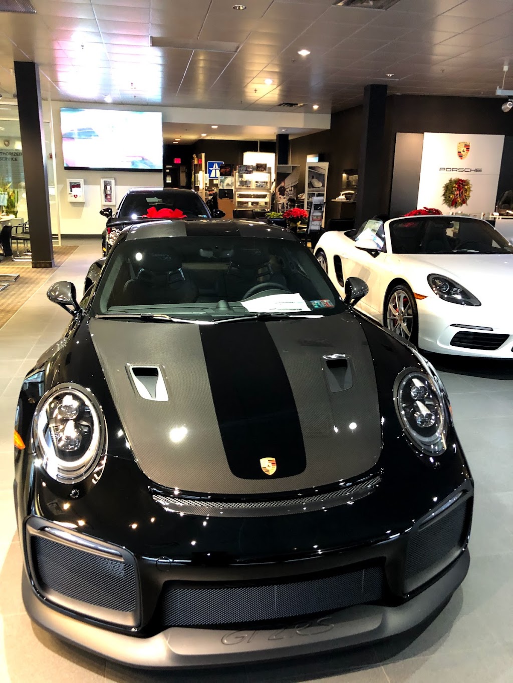 Porsche Main Line | 4025 West Chester Pike, Newtown Square, PA 19073 | Phone: (610) 886-1000