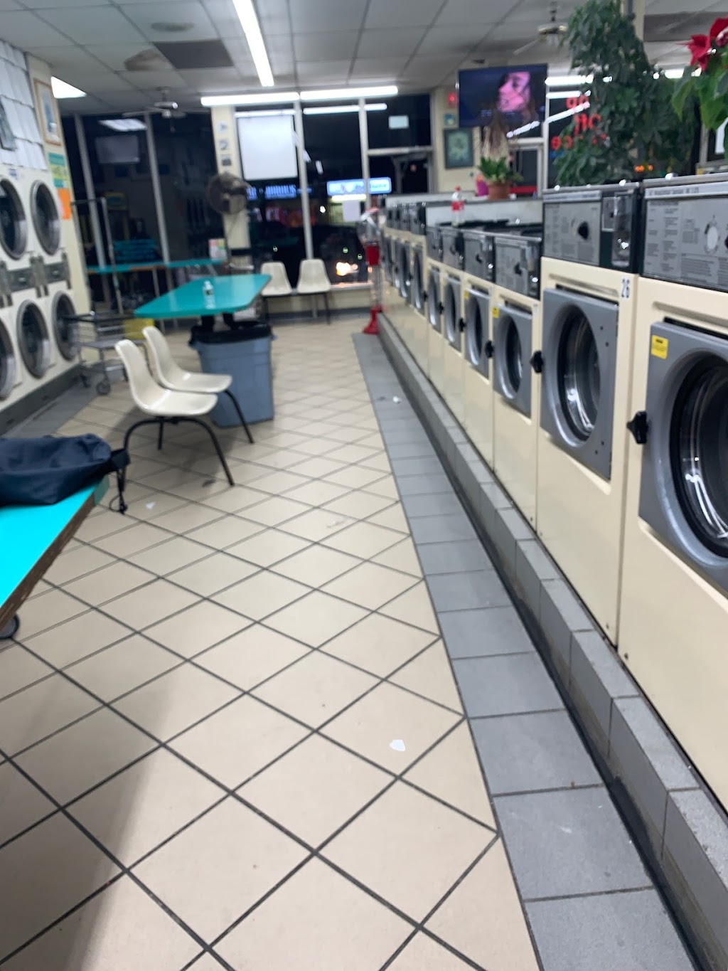 Ad Laundromat | 269 W Old Country Rd, Hicksville, NY 11801 | Phone: (516) 931-4888