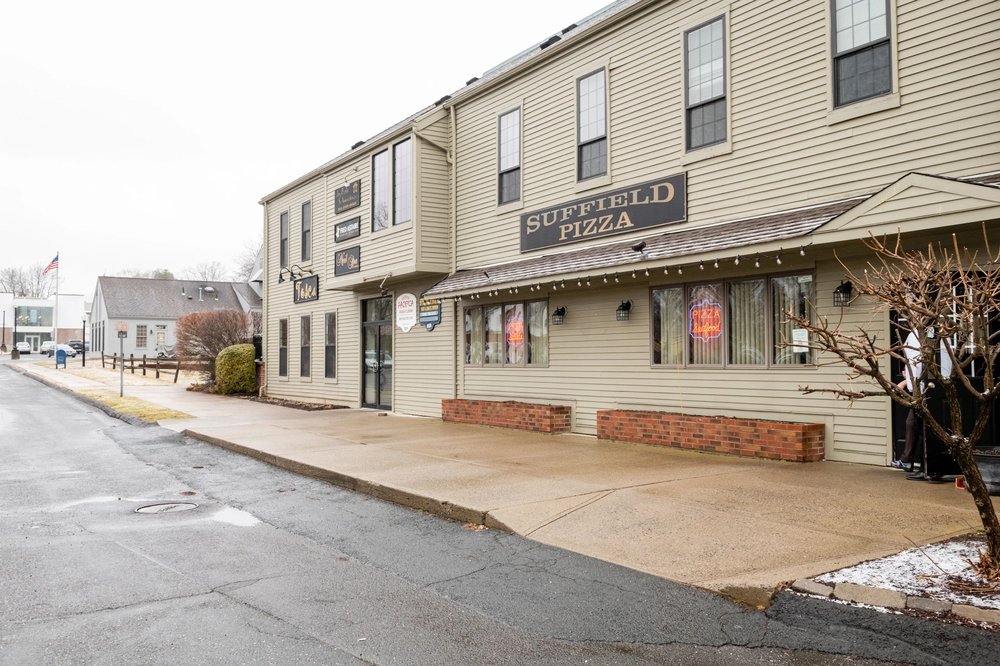 Suffield Pizza and Family Restaurant | 68 Bridge St, Suffield, CT 06078 | Phone: (860) 668-7774