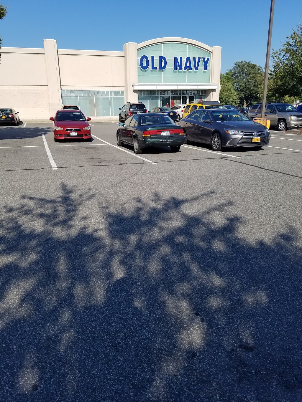 Old Navy | 5041 Jericho Turnpike, Commack, NY 11725 | Phone: (631) 850-3016