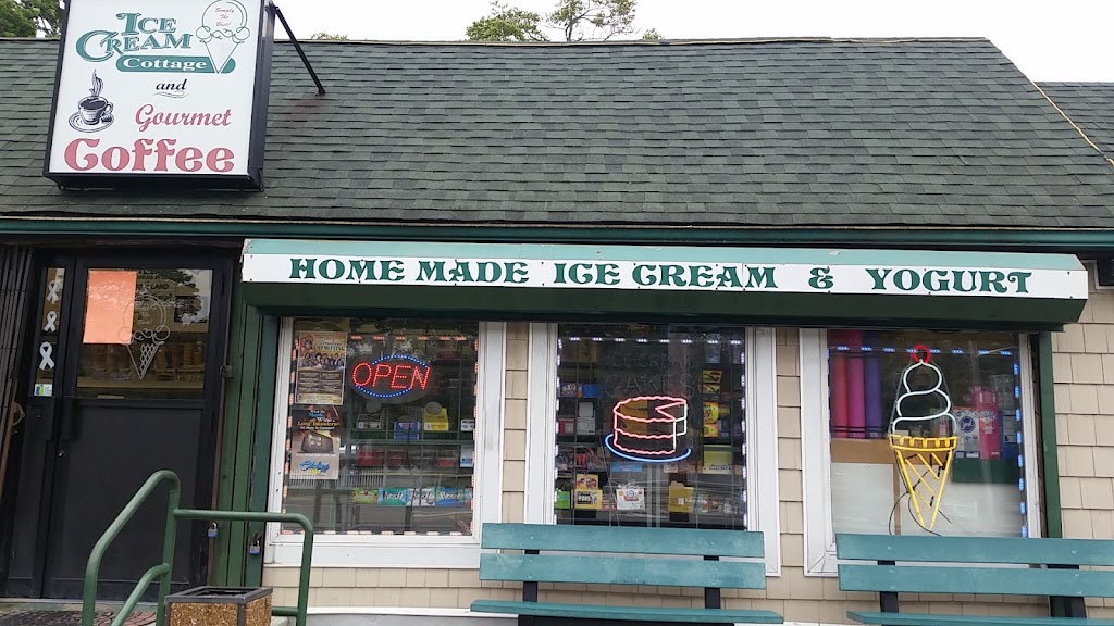 Ice Cream Cottage | 1590 Montauk Hwy, Mastic, NY 11950 | Phone: (631) 395-3580