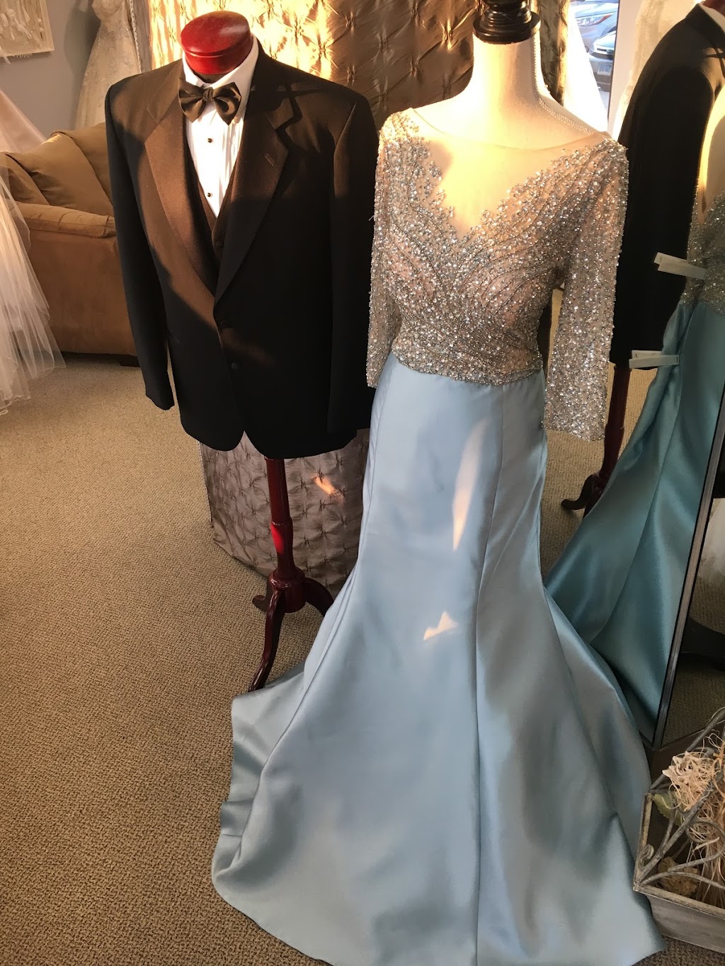 Lucilles Bridal Shop / Vals Formal Wear | 236 Boston Post Rd, Orange, CT 06477 | Phone: (203) 795-0546