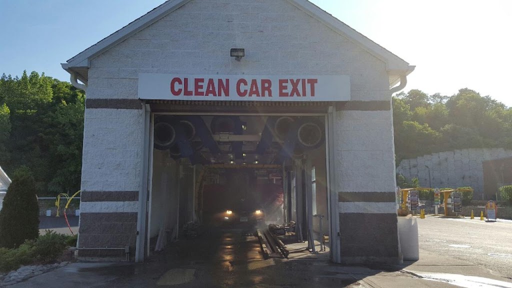 Flash Car Wash | 1417 E Main St, Waterbury, CT 06705 | Phone: (203) 759-1450