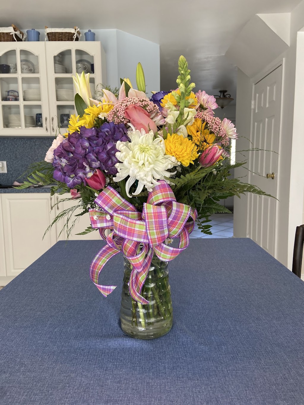 Helens Flowers | 7 Wellwood Ave, Farmingdale, NY 11735 | Phone: (631) 752-1887