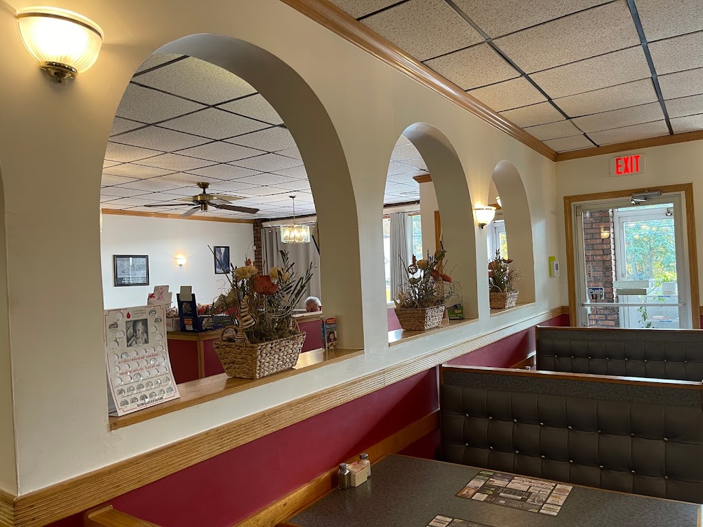 Tolland Family Restaurant & Pizza | 225 Merrow Rd, Tolland, CT 06084 | Phone: (860) 872-0526