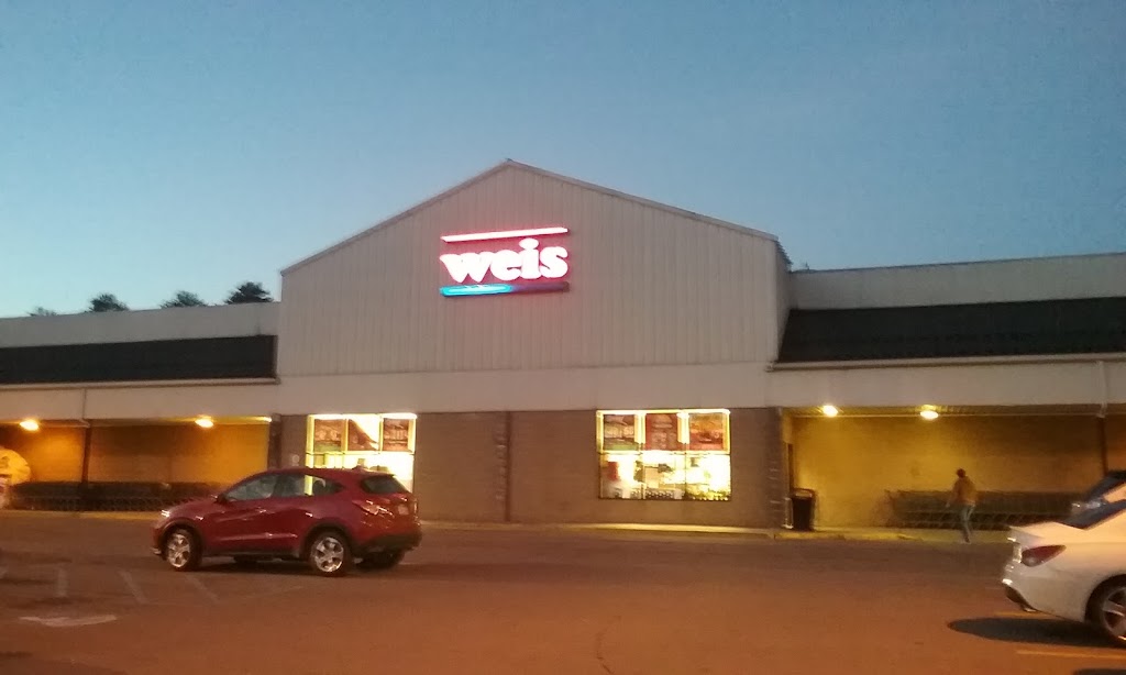 Weis Markets | 123 Village Center Dr, Hawley, PA 18428 | Phone: (570) 775-0391