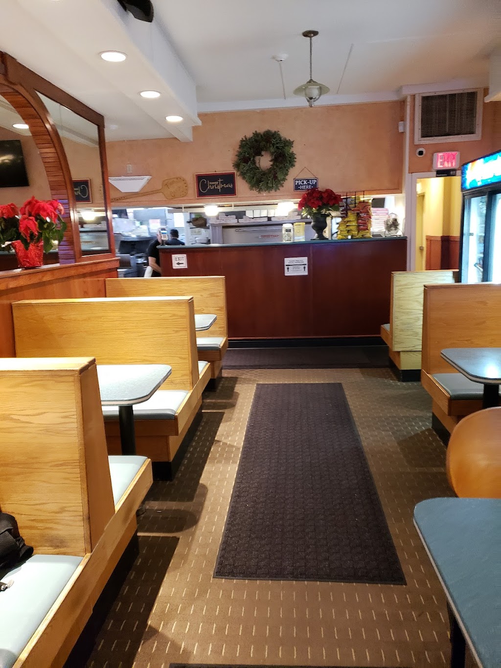 Town & Country Pizza Restaurant | 685 Farmington Ave, New Britain, CT 06053 | Phone: (860) 223-2737