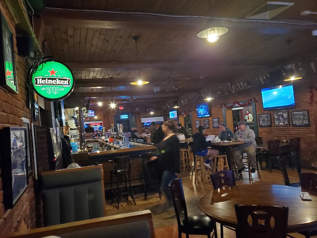 Cracker Barrel Pub | 30 Main St, Tariffville, CT 06081 | Phone: (860) 651-0598