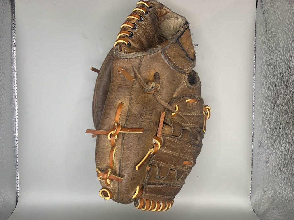 Bonitatibus Baseball Glove Repair | 1721 Terrace Dr, Ambler, PA 19002 | Phone: (215) 779-1847